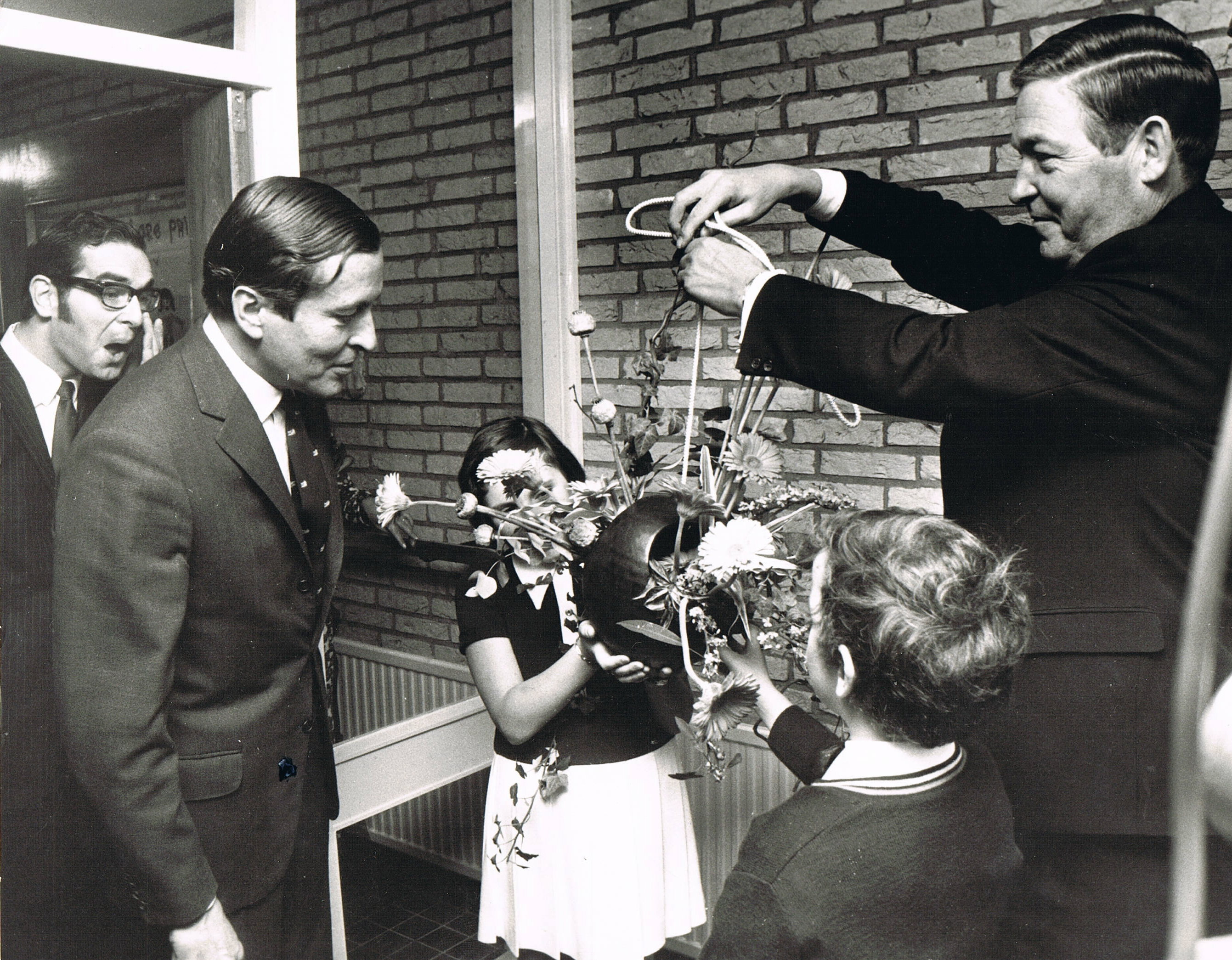 ontvangst Prins Claus op de nieuwe school