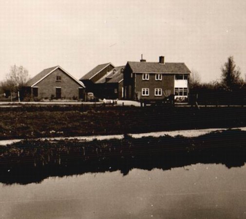 152_aanleg_m_a__reinaldaweg_1955_nieuwe_boerderij.jpg